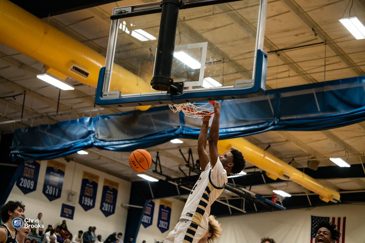 Kamden Days proves he's the leader Pope John Paul II needs him to be 615preps.com/2025/01/03/kam…