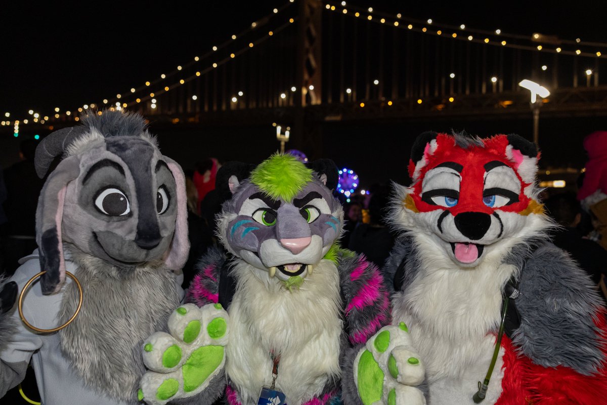 wolfwithdances's tweet photo. Happy #FursuitFriday! This one's a photo dump of shots I took on New Years Eve at @Zarafagiraffe's San Francisco walk.

See links to all 280 shots on FurTrack and Flickr at https://t.co/bVfcYi99z8

Pictured: @Hoofurs, Torq (@Grogginator), and @ScoutWox https://t.co/FivS6OfA5g
