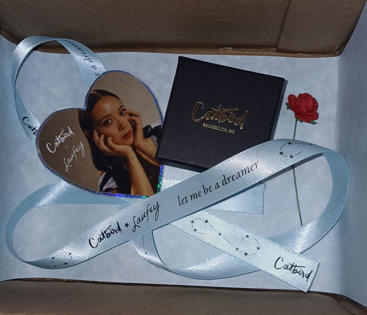 I'm so happy!! my dreamer charm is here, it's so pretty! 
<a href="/laufey/">laufey</a> 💌🇲🇽