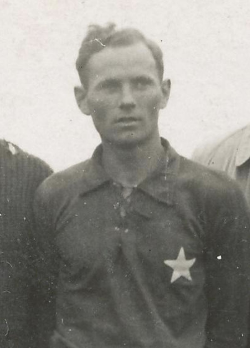 AuschwitzMuseum's tweet photo. 4 January 1914 | Pole Stanislaw Szczepanik was born in Chybie. A football player, in 1929-37 a defender in @WislaKrakowSA

In #Auschwitz from 25 August 1943. 
In 1944 he was transferred to Mauthausen, where he perished. https://t.co/oyzJwSV1hk