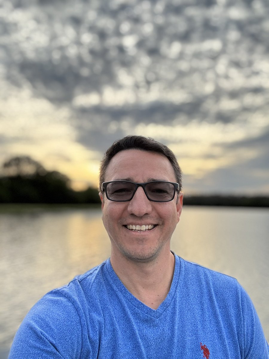 Leofsc's tweet photo. “En aquel tiempo, estaba Juan con dos de sus discípulos y, fijándose en Jesús que pasaba, dice:

«Este es el Cordero de Dios».

Los dos discípulos oyeron sus palabras y siguieron a Jesús.”
Jn1,35ss https://t.co/lq7xmn9pWC