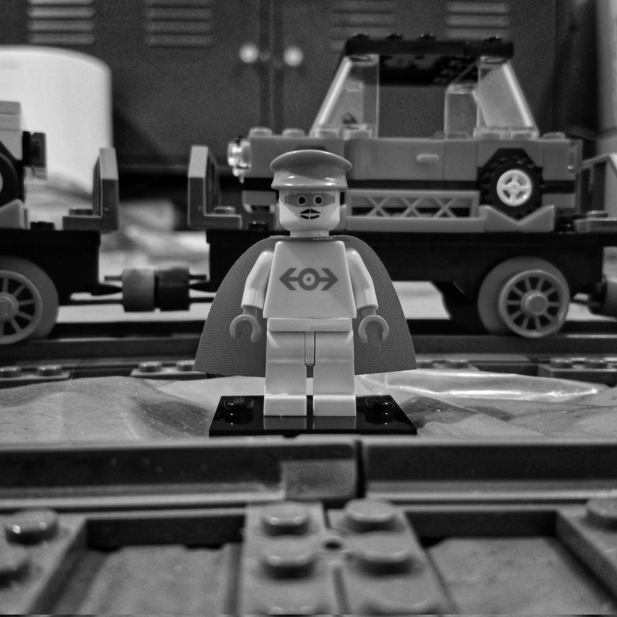 M438sCreations's tweet photo. Super Station Master
#lego #afol #legoloco #legotrain #legotrains #train #trains #lgauge #legominifigures #minifigure #minifigures #minifig #oldlego #vintagelego #legophotography #toyphotography #afolphotography #minifigurephotography #m438 https://t.co/p4Z9E9b4JE