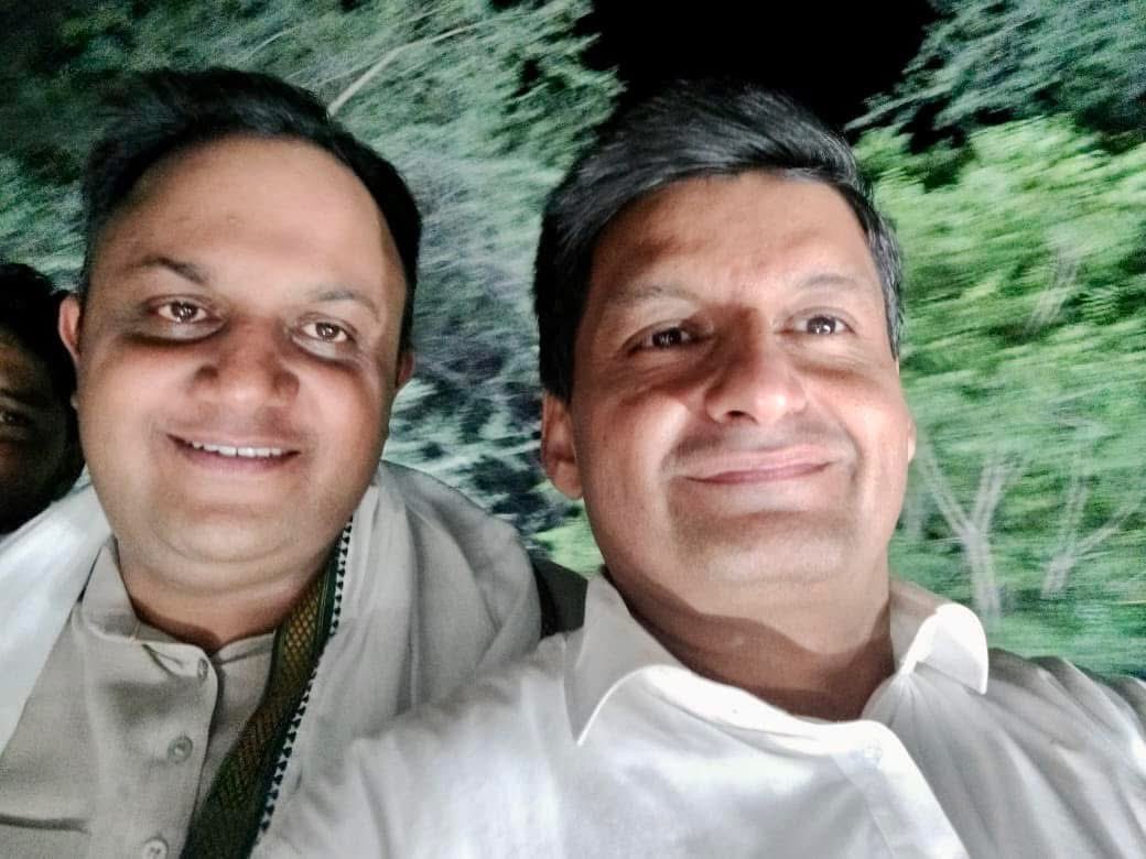 Sukhvinder Sheoran (@sukhvinderin) on Twitter photo рдореЗрд░реЗ рдЬреИрд╕реЗ рдЕрдиреЗрдХреЛрдВ рдпреБрд╡рд╛рдУрдВ рдХреЗ рдЖрджрд░реНрд╢ рдПрд╡рдВ рдмреБрд▓рдВрдж рдЖрд╡рд╛рдЬрд╝, рд▓реЛрдХрд╕рднрд╛ рд╕рд╛рдВрд╕рдж рдмрдбрд╝реЗ рднрд╛рдИ <a href="/DeependerSHooda/">Deepender Singh Hooda</a> рдЬреА рдХреЛ рдЬрдиреНрдорджрд┐рди рдХреА рд╣рд╛рд░реНрджрд┐рдХ рд╢реБрднрдХрд╛рдордирд╛рдПрдВ рдПрд╡рдВ рдмрдзрд╛рдИред
рдкреНрд░рд╛рд░реНрдердирд╛ рдХрд░рддрд╛ рд╣реВрдВ рдХрд┐ рдИрд╢реНрд╡рд░ рдЖрдкрдХреЛ рджреАрд░реНрдШрд╛рдпреБ, рд╕реНрд╡рд╕реНрде рдФрд░ рд╕рдореГрджреНрдз рдЬреАрд╡рди рдкреНрд░рджрд╛рди рдХрд░реЗрдВ, рддрд╛рдХрд┐ рдЖрдк рд╣рдореЗрд╢рд╛ рд╕рдорд╛рдЬ рдФрд░ рджреЗрд╢ рдХреА рд╕реЗрд╡рд╛ рдореЗрдВ рд╕рдорд░реНрдкрд┐рдд рд░рд╣реЗрдВред рдореЗрд░реЗ рдЬреИрд╕реЗ рдЕрдиреЗрдХреЛрдВ рдпреБрд╡рд╛рдУрдВ рдХреЗ рдЖрджрд░реНрд╢ рдПрд╡рдВ рдмреБрд▓рдВрдж рдЖрд╡рд╛рдЬрд╝, рд▓реЛрдХрд╕рднрд╛ рд╕рд╛рдВрд╕рдж рдмрдбрд╝реЗ рднрд╛рдИ <a href="/DeependerSHooda/">Deepender Singh Hooda</a> рдЬреА рдХреЛ рдЬрдиреНрдорджрд┐рди рдХреА рд╣рд╛рд░реНрджрд┐рдХ рд╢реБрднрдХрд╛рдордирд╛рдПрдВ рдПрд╡рдВ рдмрдзрд╛рдИред
рдкреНрд░рд╛рд░реНрдердирд╛ рдХрд░рддрд╛ рд╣реВрдВ рдХрд┐ рдИрд╢реНрд╡рд░ рдЖрдкрдХреЛ рджреАрд░реНрдШрд╛рдпреБ, рд╕реНрд╡рд╕реНрде рдФрд░ рд╕рдореГрджреНрдз рдЬреАрд╡рди рдкреНрд░рджрд╛рди рдХрд░реЗрдВ, рддрд╛рдХрд┐ рдЖрдк рд╣рдореЗрд╢рд╛ рд╕рдорд╛рдЬ рдФрд░ рджреЗрд╢ рдХреА рд╕реЗрд╡рд╛ рдореЗрдВ рд╕рдорд░реНрдкрд┐рдд рд░рд╣реЗрдВред