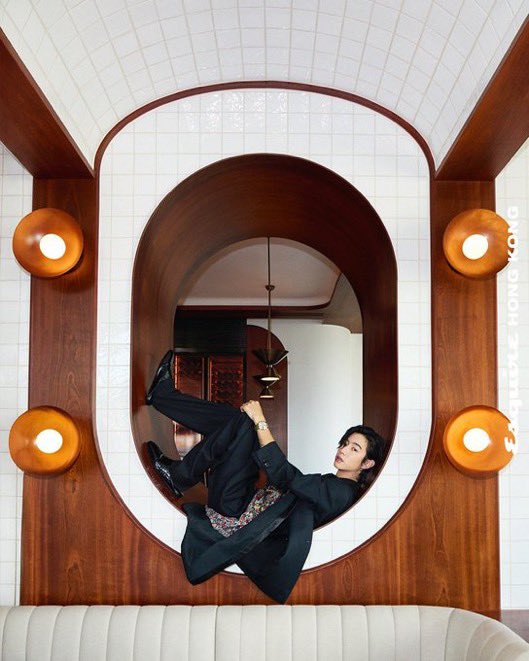 withyouMT_TH's tweet photo. 250104 Esquire Magazine HK ลงรูปของมาร์คค่ะ
“ปีแห่งการฟื้นฟู | มาร์ค ต้วน | #ISSUE133
เกือบสี่ปีผ่านไปแล้ว ตั้งแต่ GOT7 ประกาศใน 2021 ว่าจะไม่ต่อดับต้นสังกัดเดิม แฟนๆคงอยากรู้ว่าสมาชิกแต่ละคนรักษาความสัมพันธ์ของวงไว้ได้อย่างไร? มาร์คได้แบ่งปันมุมมองที่แสนหวานแต่ก็ “ลำบาก” เกี่ยวกับความสัมพันธ์ของพวกเขา:
“GOT7 มักจะคุยกันในแชทกลุ่ม แต่เพราะผมอยู่ต่างไทม์โซนจากพวกเขา พวกเขามักจะคุยกันในขณะที่ผมหลับอยู่ ดังนั้นก่อนที่ผมจะนอน ผมเลยต้องปิดการแจ้งเตือนทุกอย่าง และเมื่อผมตื่น ผมก็เลื่อนดูข้อความที่ยังไม่ได้อ่านหลายร้อยกว่าข้อความเลยอ่ะครับ”
แม้จะอยู่ห่างกันแต่มาร์คก็ไม่เคยรู้สึกเหงา ตั้งแต่เขาเดบิวต์มา เขาก็แบ่งปันการใช้ชีวิตให้ครอบครัวฟังอย่างเปิดเผย และตอนนี้เขาได้กลับมาลอสแองเจลิสอยู่กับครอบครัวก็ทำให้รู้สึกว่าเหมือนได้พรข้อนึง
นอกเหนือจากที่แฟนๆนั้นแสดงความห่วงใยถึงสุขภาพของสมาชิก GOT7 แล้วอีกสิ่งหนึ่งที่พวกเขารอคอยคือการกลับมารวมตัวกันของ GOT7 มาร์คเปิดเผยว่ามีแผนจะคัมแบคในปีนี้ และหวังว่าจะได้ทำกิจกรรมโปรโมทเพิ่มเติมเพื่อได้พูดคุยกับแฟนๆ
“สำหรับผมในปี 2024 เป็นที่ขึ้นๆลงๆของผมมากมาย ซึ่งเป็นแรงผลักดันสร้างความเปลี่ยนแปลงและเตรียมพร้อมสำหรับเป้าหมายในปีนี้” หลังจากสิ้นสุดการคัมแบคของ GOT7 มาร์ควางแผนที่ทำอัลบั้มถัดไปของเขา โดยเริ่มต้นการเดินทางครั้งใหม่ด้วยดนตรีสดใหม่
👉 สามารถอ่านบทสัมภาษณ์แบบเต็มได้ที่ https://t.co/HkwG4SdX6D ”
#MarkTuan #Mark #段宜恩 #마크
@marktuan @DNAmngmnt
#GOT7 #갓세븐 @GOT7