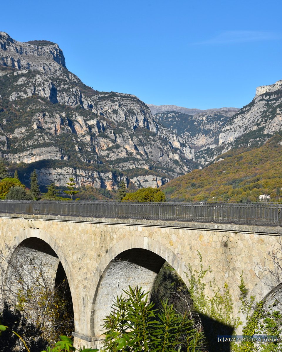 routezerosix's tweet photo. Les gorges du Loup vues depuis le village de Bar-sur-Loup (Alpes-Maritimes)
#BarsurLoup #GorgesduLoup #AlpesMaritimes #CotedAzur #CotedAzurFrance #BaladeSympa #MaRegionSud https://t.co/wMgeB2BPzF
