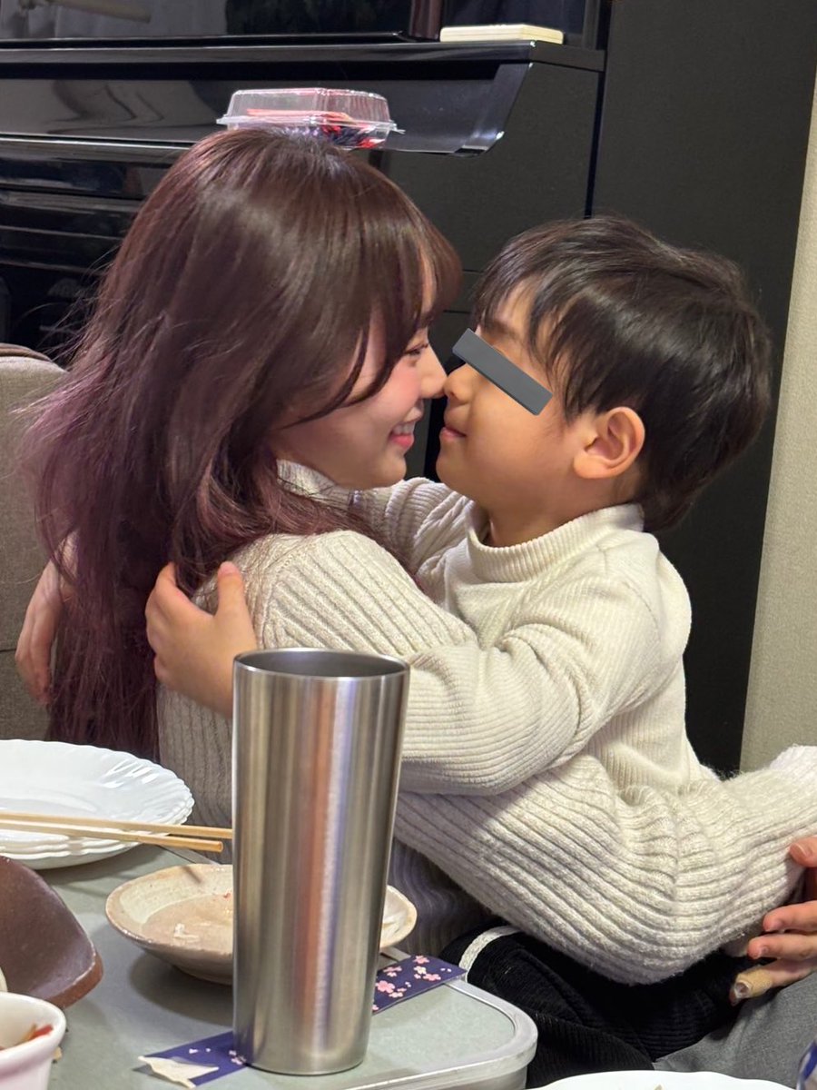 luna_fz0703's tweet image. そいや正月いとこの子どもがあざとプロすぎたぴ。