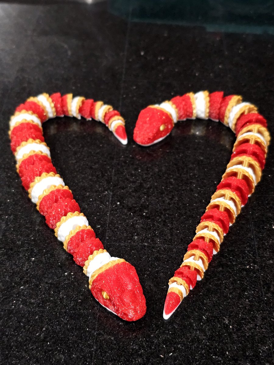 makeitmodit3d's tweet image. Baby LNY milk snakes