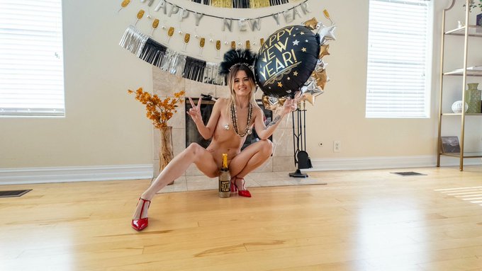 Watch Channel One's leaked NSFW video on TwXstars