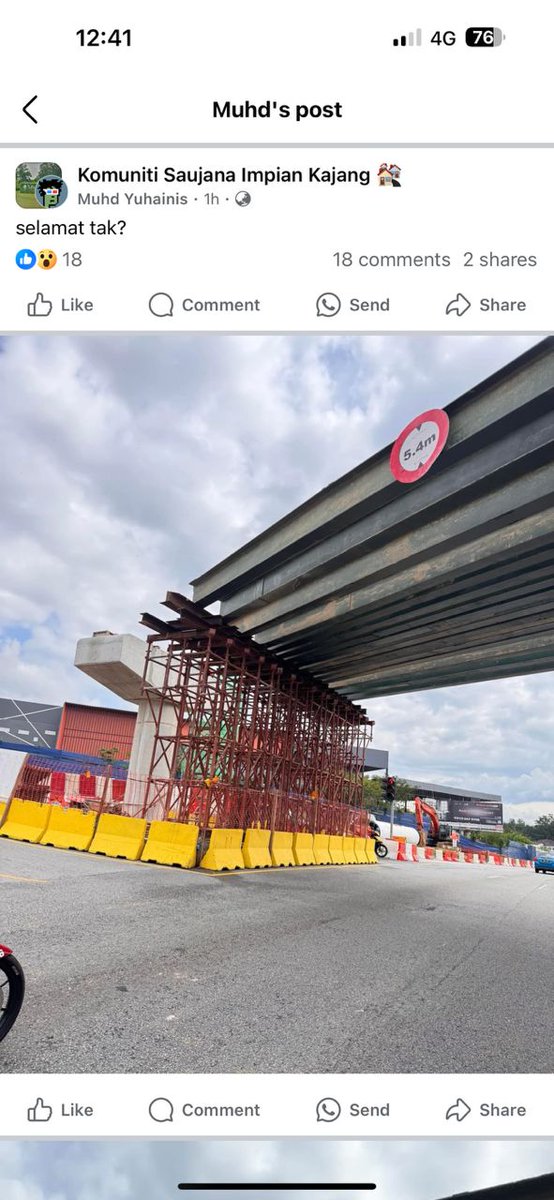 Selamat ke kat traffic light? Beam besi ni duduk atas scaffolding. Where is the engineering safety. MPKJ ada check tak.