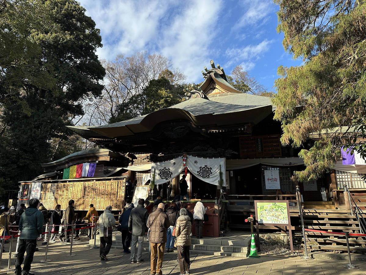 初詣に行ってきました+.(・∀・)゜+.゜
4日は人も減って丁度いい感じにお参りできました。
毎年恒例の深大寺のおみくじ運試し、今年はナンと吉!
おみくじ厳しい深大寺なのでコレは当たりですね。
布多天神社は大吉ヽ( ・∀・)ノ 今年はいい年になりそう!本厄だけどー。