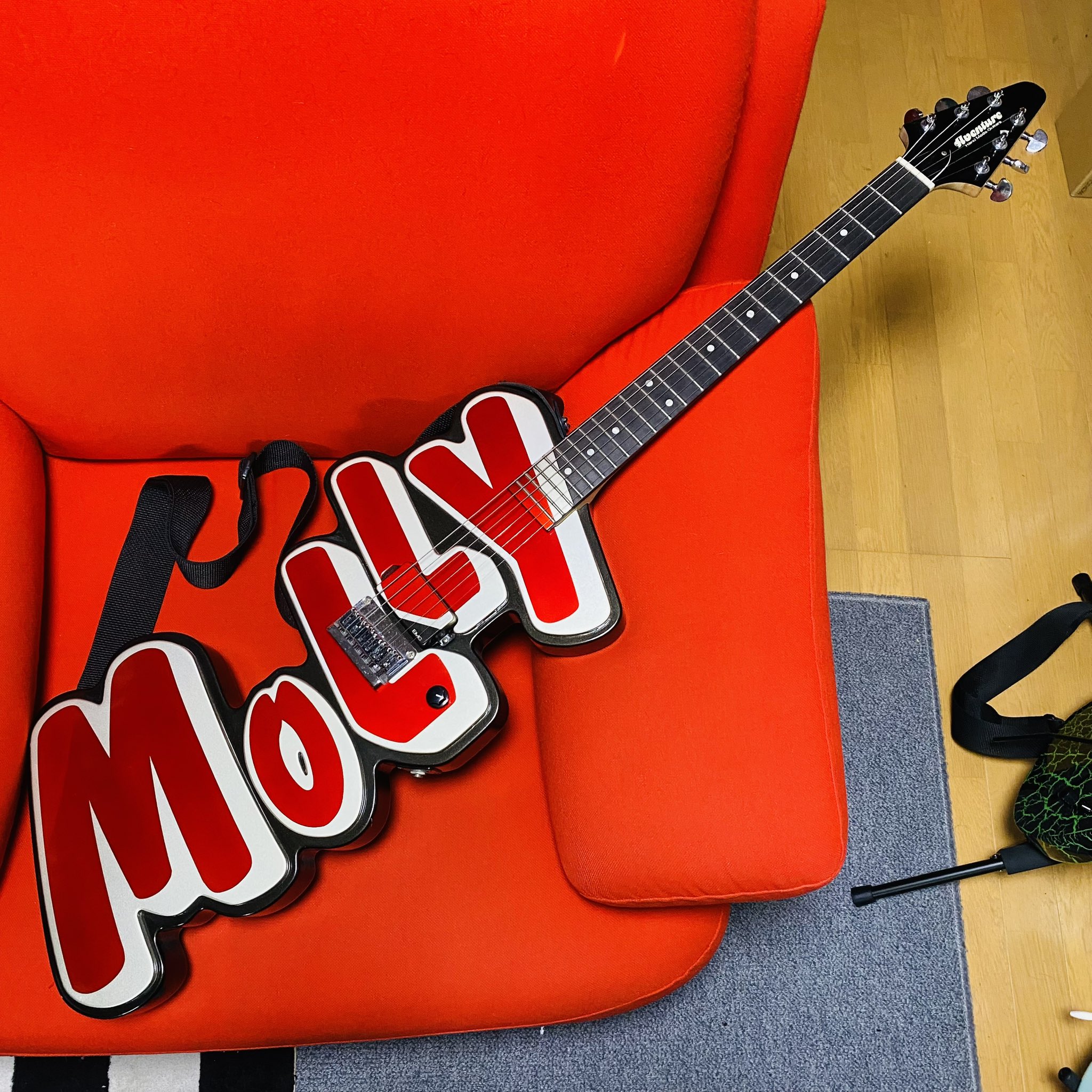 Mollyです☻ MEGA SPACE MOLLY 1000% Spongebob 2021 LIMITED – TOYSEZ