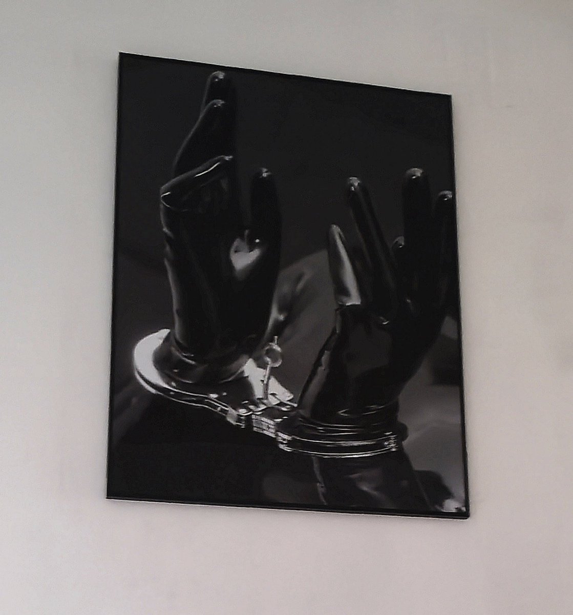 Beautiful gift 🎁 
Based on the original photo of me by <a href="/rtcuffs/">artcuffs</a> 
#latexArt