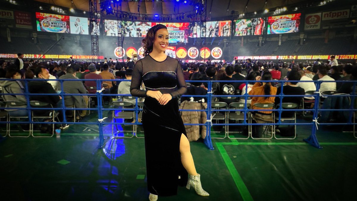 emilymaeheller's tweet image. READY FOR WRESTLE KINGDOM #NJWK19!!!!! 🎙️ 🎤  #NJPW #Wrestlekingdom