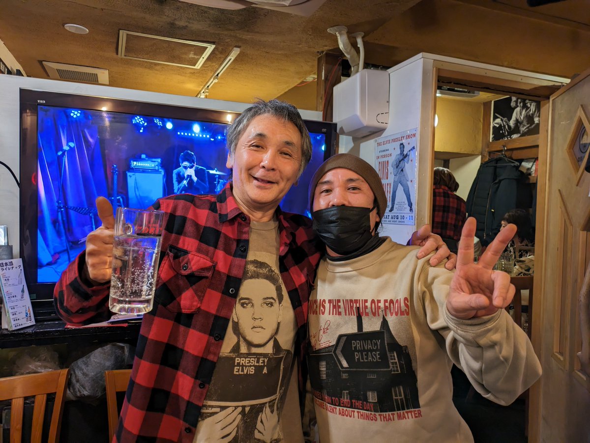 UUKENJI329's tweet photo. 皆様遅れましたが
あけましておめでとうございます🙇
今年もよろしくお願いします😆
ひっそりと年末年始東京に行ってました
昔一緒にバンドをやってたshojiさんと
YOTAKAさんに会ってきた☺️

SHOJIさん（ﾀｲﾏｰｽﾞ､ﾓｼﾞｮｸﾗﾌﾞ）
https://t.co/fuWmQAuuHd

quina��信
https://t.co/b1iK9T6M8S https://t.co/RPNyxgeX3E