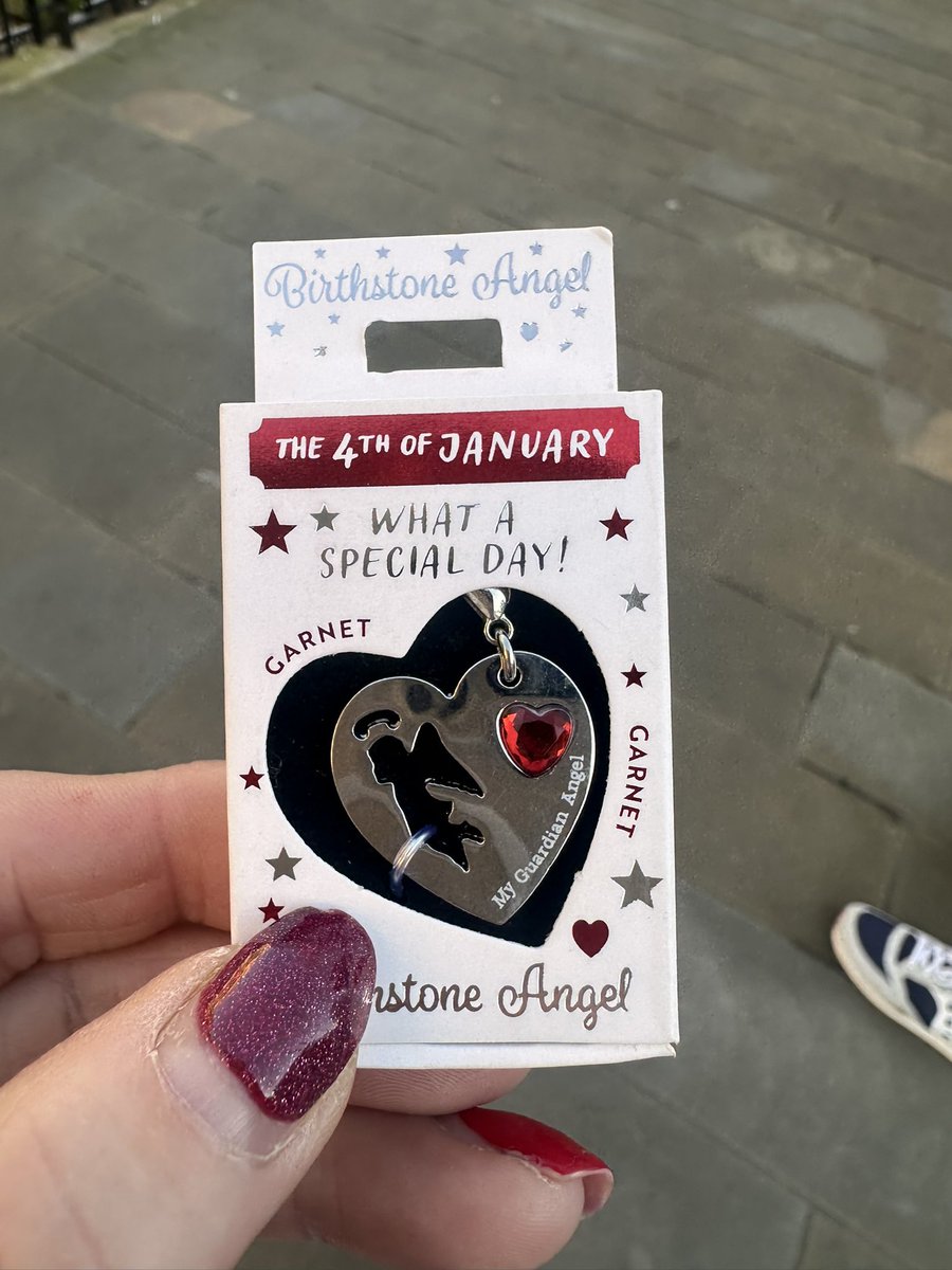 From the enormous York Minster cathedral towering over the city to the narrow cobbled streets of ‘The Shambles, what an amazing place to celebrate my birthday! 🎈❤️ #York