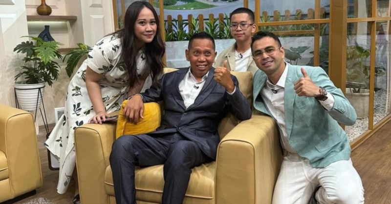 detikhot's tweet photo. Anak-anak Tukul Arwana cerita soal terapi dan perjuangan ayah mereka.  Bagaimana kondisinya saat ini? 🤔 Semangat terus, Mas Tukul! 💪
