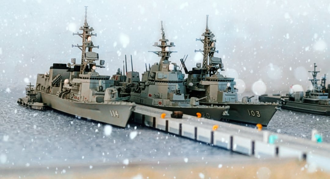 88fleetJMSDF's tweet image. #新春モデラー交流会2025
自衛艦艇しか基本的に作らないモデラーです。
ありそうな景色のジオラマと共に楽しんております。
#自衛艦隊模型