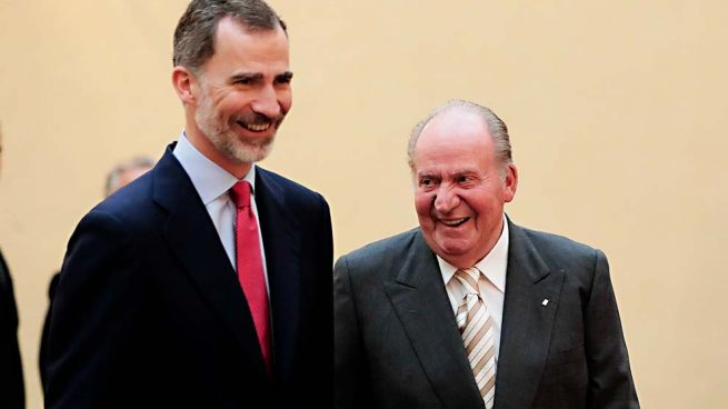 Neo_Jose_'s tweet photo. @annituti Ana, a mi lo que haga el hijo del campechano mingasuelta, en particular y el p*to rebaño real, en general, me la pela. Pero que esperas de esta rebaño de corruptos despiadados que están donde están porque al genocida sanguinario de Franco se le puso en el c*j*n #borbonesCorruptos https://t.co/q64j5vtf6W