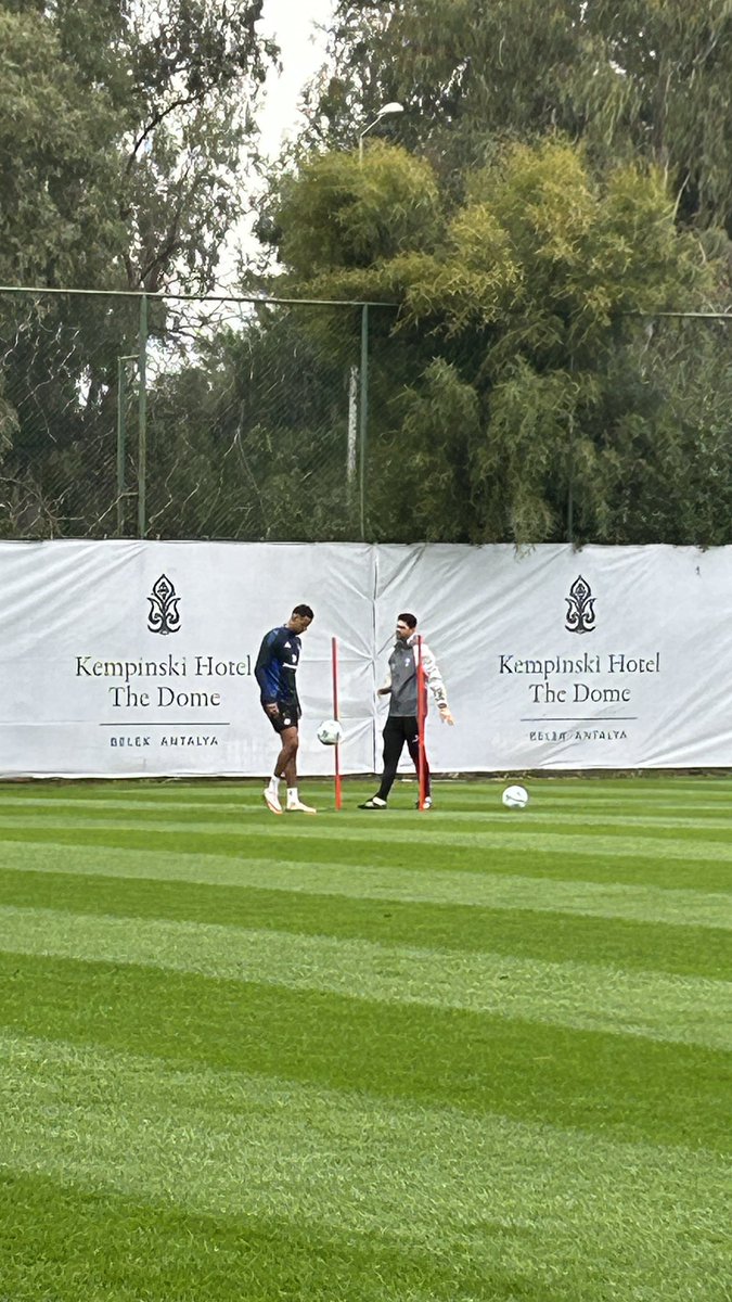 Simon Braasch (@braaschs) on Twitter photo Zum Start des ersten #hsv -Trainingstages in Belek eine gute Nachricht: Robert #Glatzel trainiert individuell mit Ball auf dem Platz. #Belek <a href="/mopo_sport/">MOPO Hamburg Sport</a> Zum Start des ersten #hsv -Trainingstages in Belek eine gute Nachricht: Robert #Glatzel trainiert individuell mit Ball auf dem Platz. #Belek <a href="/mopo_sport/">MOPO Hamburg Sport</a>