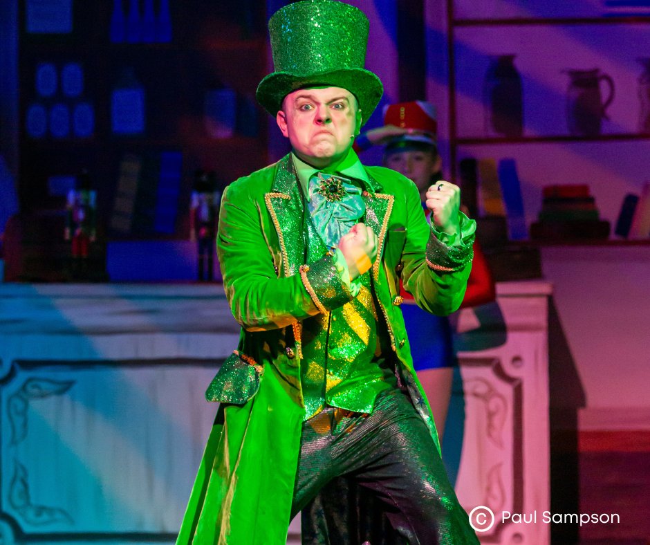 It’s your last chance to see Pinocchio today! Final two performances at 1pm and 5pm. The perfect, final treat before Christmas holidays ends! 🤥✨
🎟tinyurl.com/4tzbwc73
