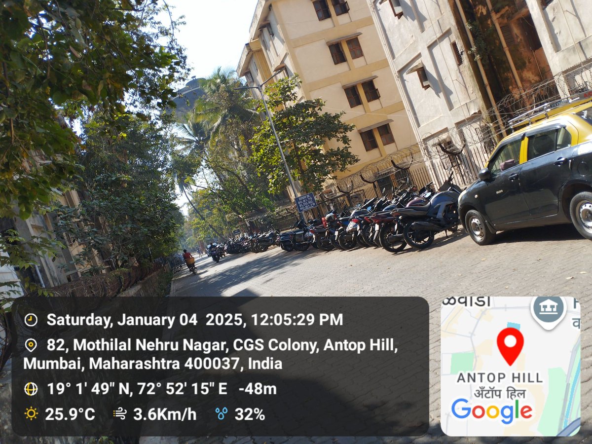 2014Sunny2009's tweet image. Illegal parking of cars &amp;amp; bikes in Sector-7, CGS Colony, Antophill, Mumbai is causing major inconvenience to residents.Vehicles are also parked in no-parking zones. Urging authorities to take immediate action and resolve the issue. #CPMumbaiPolice #MTPHereToHelp #CPWDGOV #DGCPWD