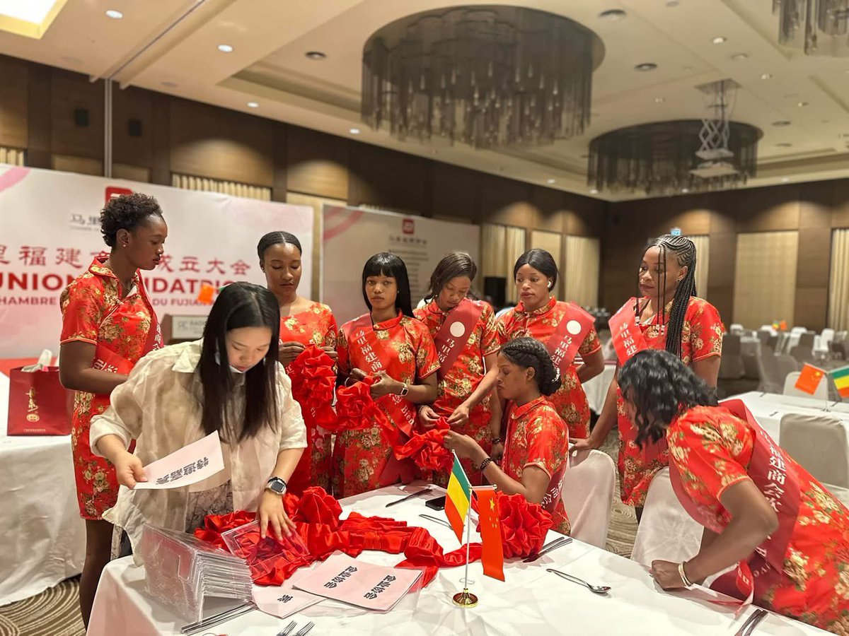 lamaisonjs's tweet photo. Lancément de la chambre de commerce du Fujian au Mali avec la team MJS🇲🇱🇨🇳
Nia hâo
En collaboration avec futurcom.
Merci pour la confiance.
#maisonjs #hotessedaccueil #MJS #Chine #Mali https://t.co/v5TaCuyRPB