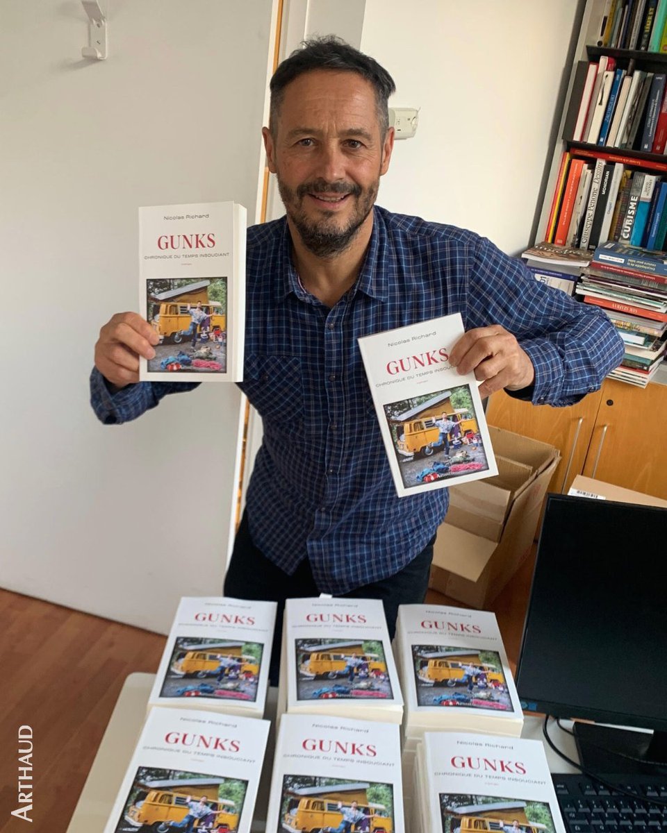 Les exemplaires sont arrivés... 🤩 Nicolas Richard vous présente "Gunks", qui sera disponible en librairie dès le 15 janvier ! Votre prochaine lecture ?
Pour en savoir plus, c'est par ici ! ➡ bit.ly/4iPHl6R
#VendrediLecture