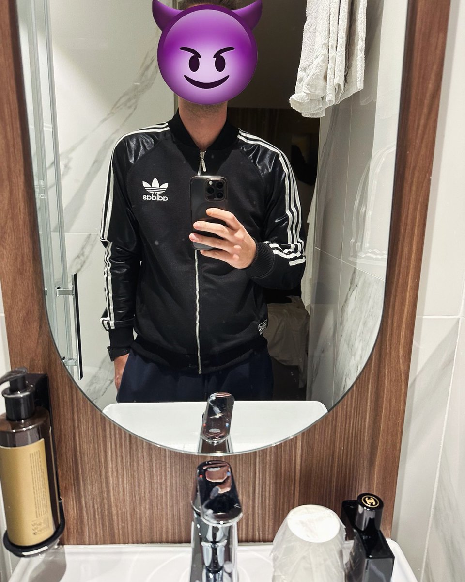 Hey fag, we both know what you want. 
You love being drained I know. You need it. Everyone needs to release some pressure. 
Now get your wallet in my DM’s, I’ll take it from here.
#findom#cashdrain#cash#cashmaster#scally#adidaschile#adidaschile62#adidaschile20#chile62#chile20