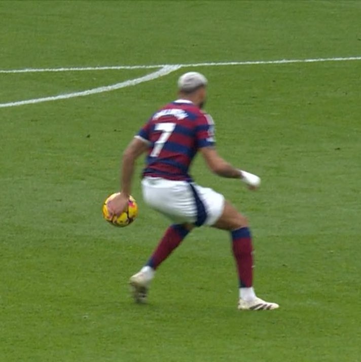 One was a handball, and one wasn't!!! Make it make sense!!! <a href="/FA_PGMOL/">PGMO</a> #TotNew