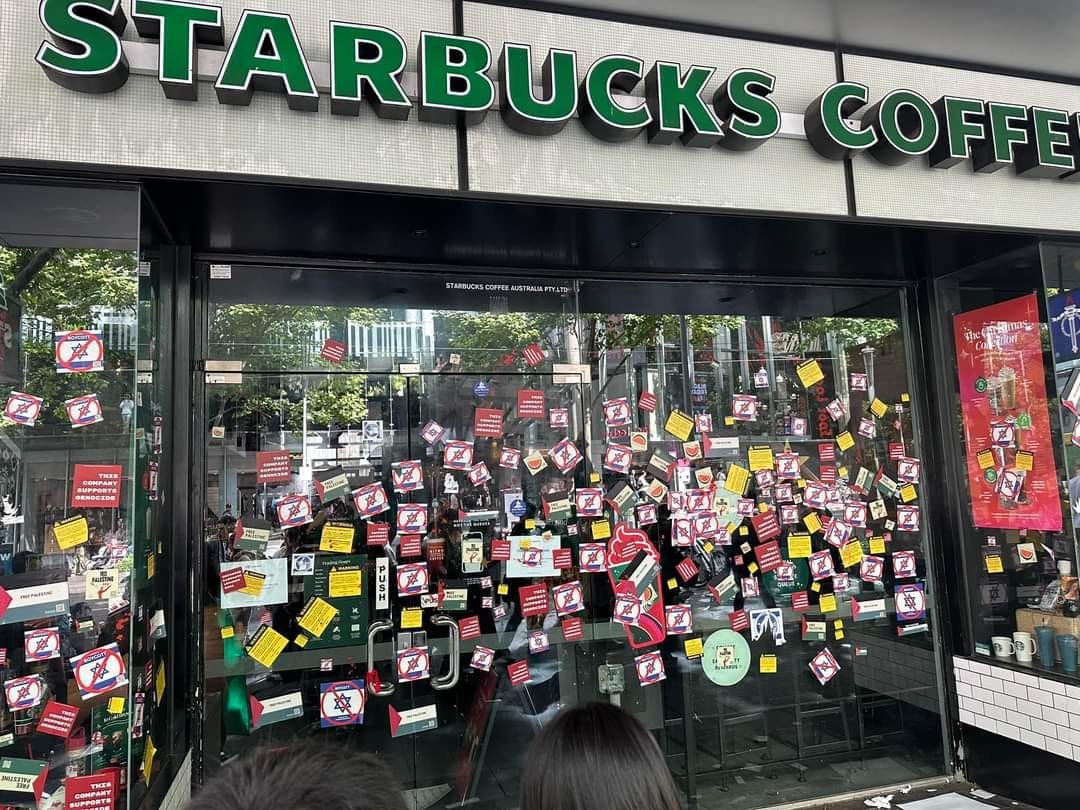 Naila_Ayad's tweet photo. Boycott Starbucks! https://t.co/Qc2wAO7Q9U