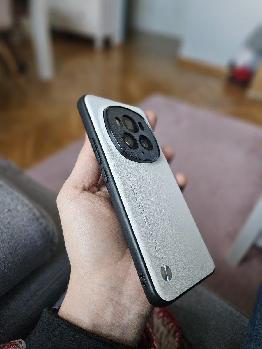 wieslaaaw's tweet image. 20zl za takie etui z amaozna to piękna cenka.

#magic6pro