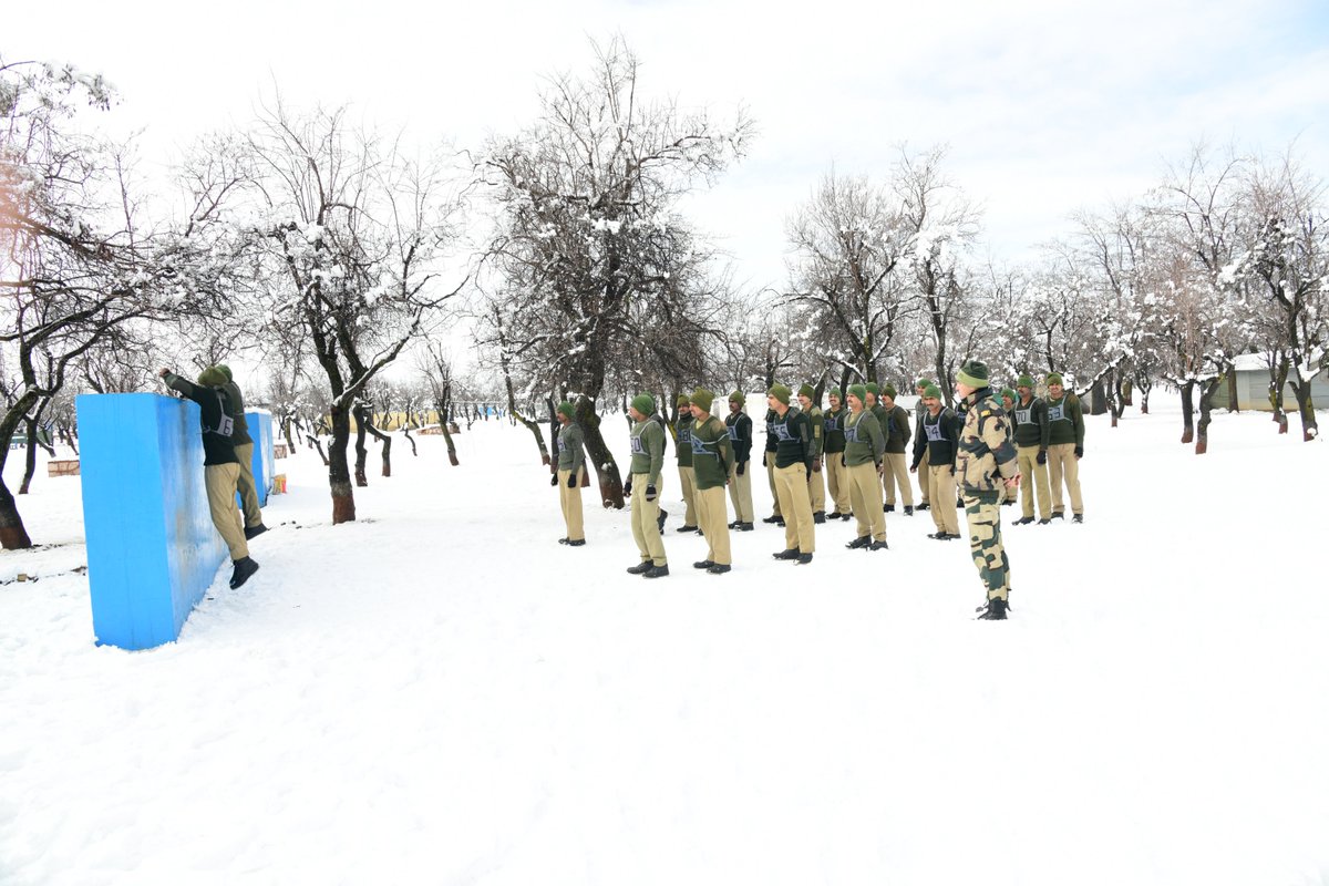 " The best form of welfare for the troops, is first class Training "
 🗻🌨️🗻
"Amidst the snow-covered landscape"
Training activities @STCBSF_Kashmir 
सीमा सुरक्षा बल - Nation's Pride