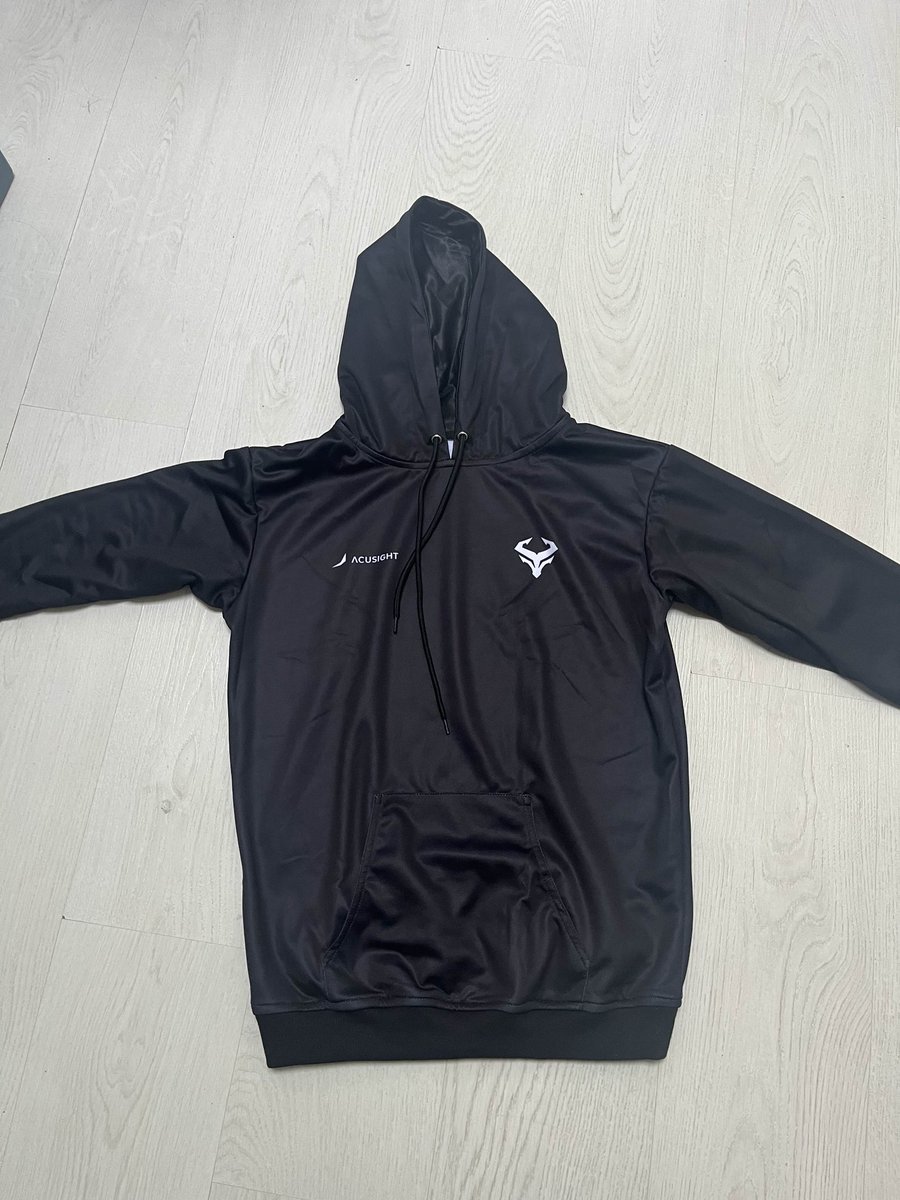 slowinllc's tweet image. Got @LLC_Esport merch !
@acusight