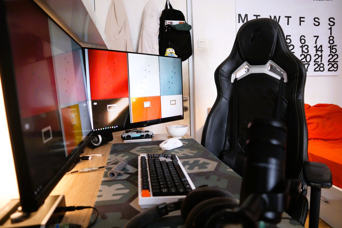 raaadennn's tweet photo. When your workspace sparks joy and creativity. 🎨💡 #wfh #desksetup #homeoffice https://t.co/cY8taxIUr0