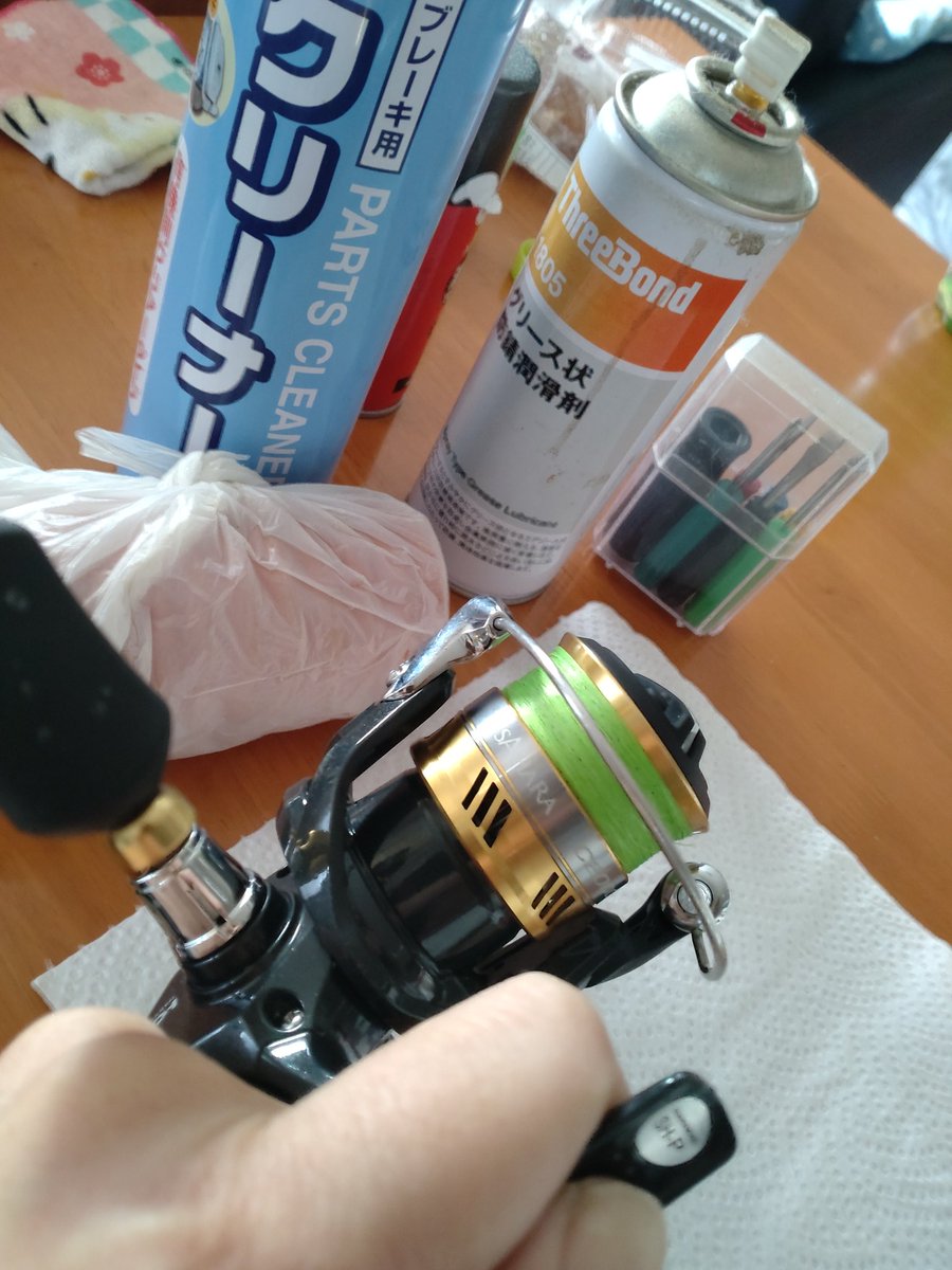 Gun_072's tweet photo. 最近さっぱ志魚が釣れないんで「釣れろ」の願いを込めてオーバーホール☹️
これで次回は😏←きっとボーズ𐤔𐤔
#SHIMANO
#17SAHARA
#C2000S https://t.co/FmiVvaKFqU