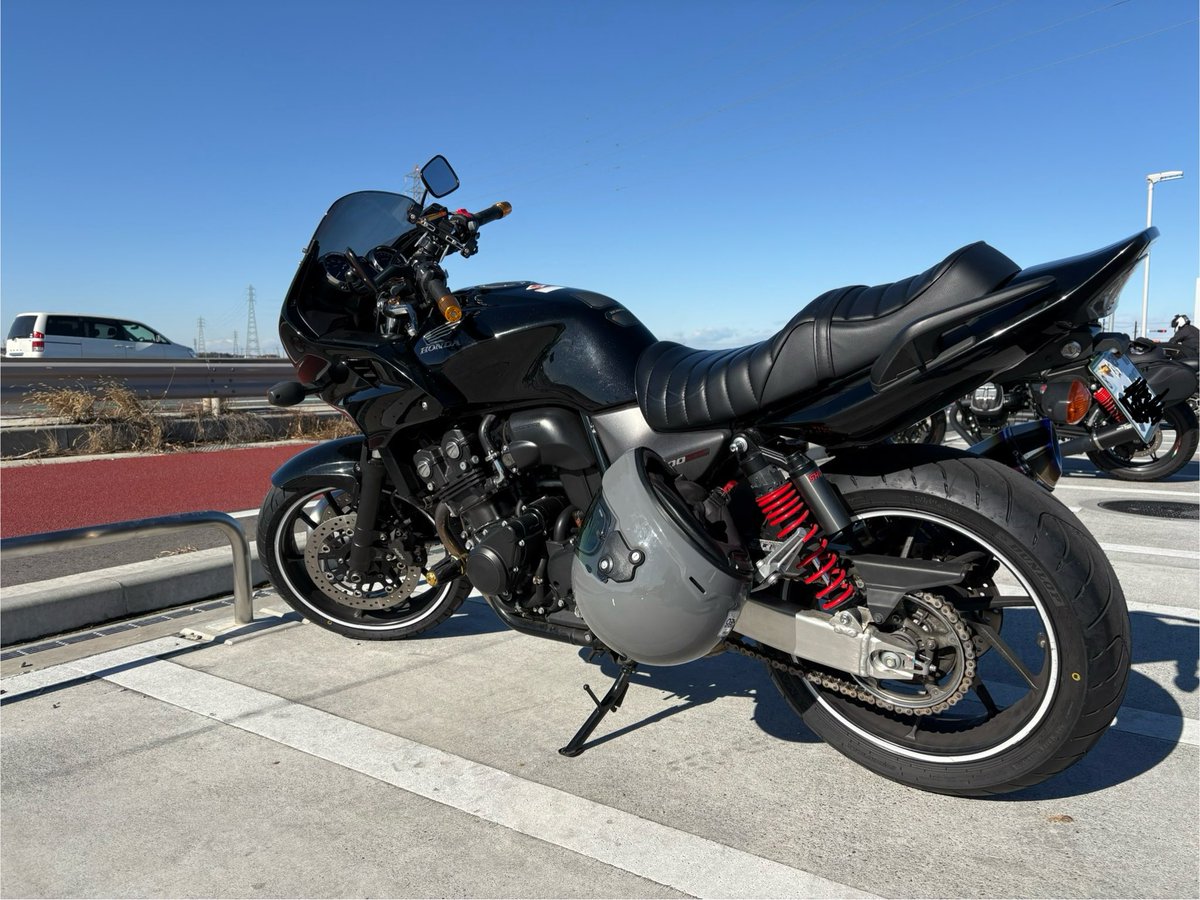 タイヤ前後輪交換して一走り🌈
後ろに筑波山あったけど停めるとこしくじって完全に見切れてる…
今年も安全に走ろう🐍

#cb400sb