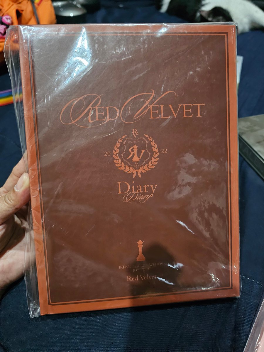 colgatesbox's tweet photo. wts red velvet ph iu ph binder free claim + lsf

- Red Velvet SG  2023 planner unused 
- IU SG 2020 Planner slightly used
- unused photocard binder
- reply to claim https://t.co/6wnVNbfHMZ