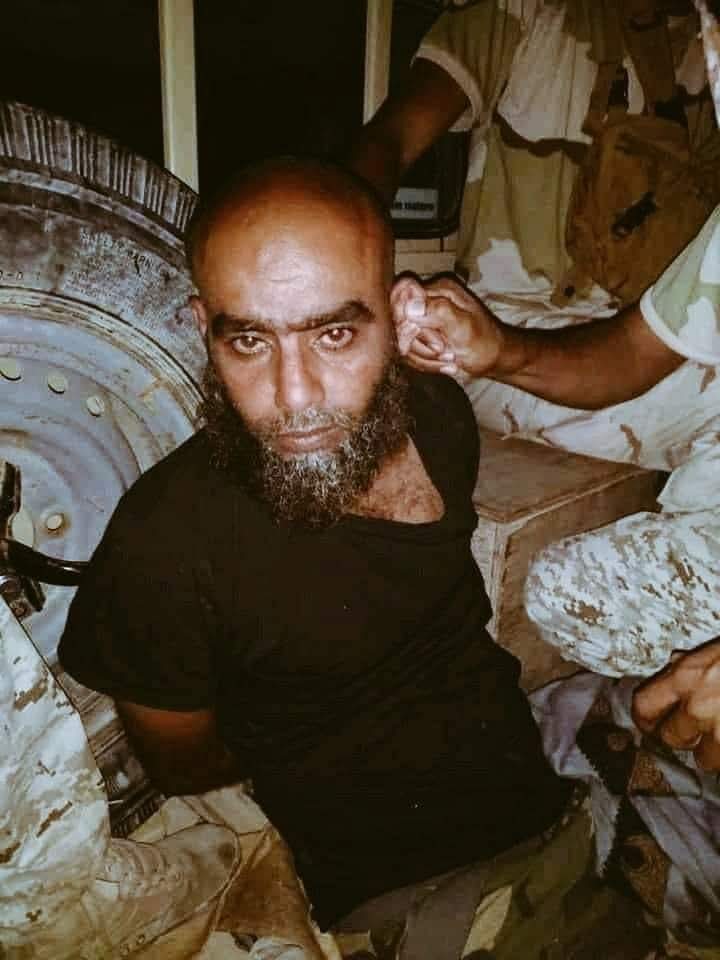 هل سيتمكن حلف قبايل الهضبه من إسقاط النخبه الحضرميه. فيمالو حاولت تطبيق النظام والقانون
 او ان النخبه الحضرميه أقوى مما يتصورون أصحاب الحلف وانها محميه من كل أفراد الشعب الحضرمي وسيقف الجميع في صفها ضد الخارحين عن القانون
 لأنها افضل منجز حضرمي من بعد الاستقلال يجب المحافظه عليه