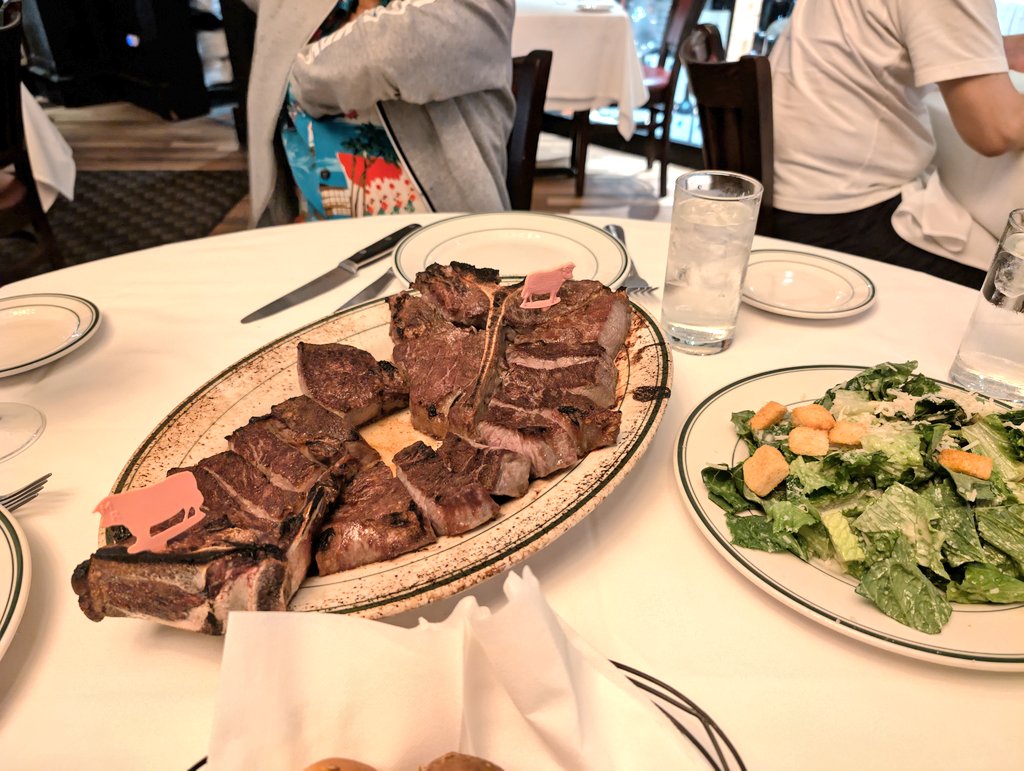 ハワイの物価高過ぎるな… これで400ドル。 チップが20％のって480ドル。 日本円換算で手数料入れて、77000円くらい😦