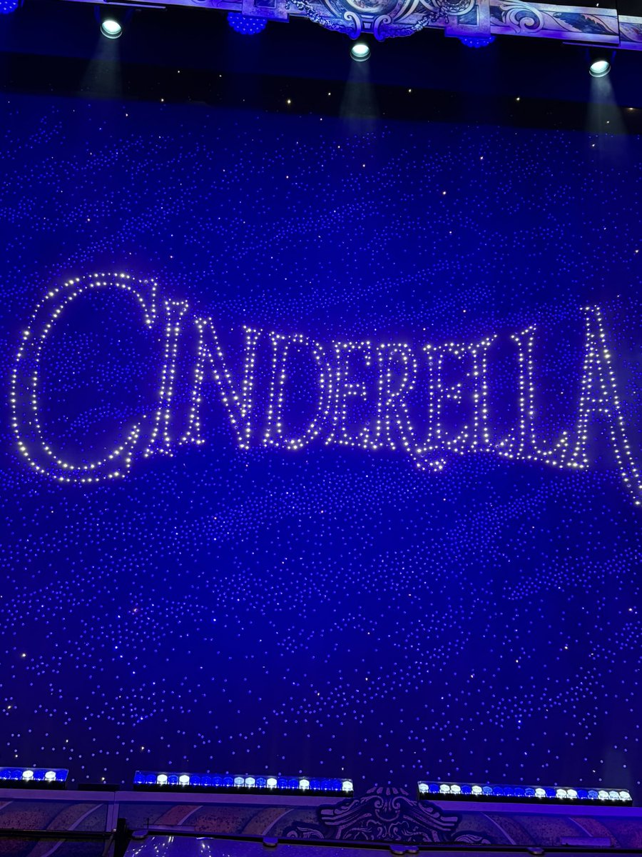 The best panto I’ve seen in a long time, crying laughing at <a href="/JasonManford/">Jason Manford</a> and <a href="/realbennickless/">Ben Nickless</a>     Roll on December 🤣