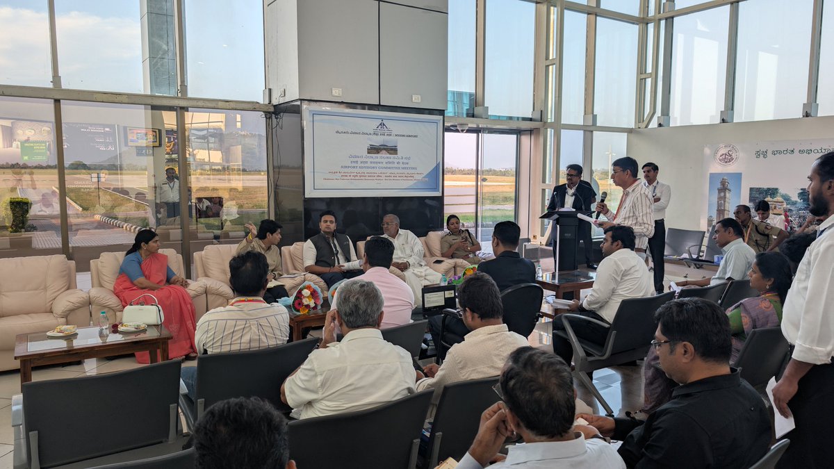 aaimysairport's tweet photo. Mysuru Airport conducted the Airport Advisory Committee meeting under the chairmanship of Hon'ble MP of Mysuru,along with other ex-officio and nominated members.Key discussions were focused on the master plan,airport development and passenger facilities.

@aaimysairport
@AAIRHQSR https://t.co/aMHqjzuJi5