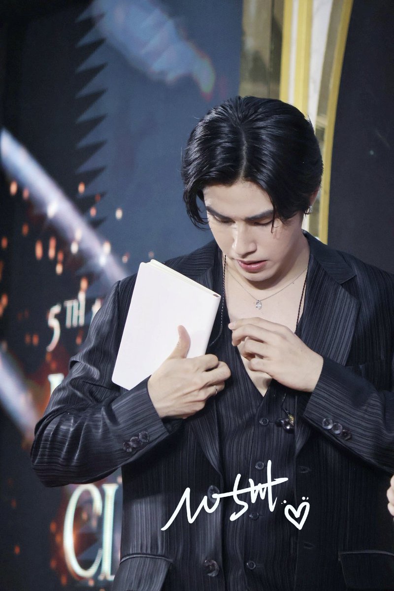 pploveff's tweet image. 1.3 really hansome。
@poompps1