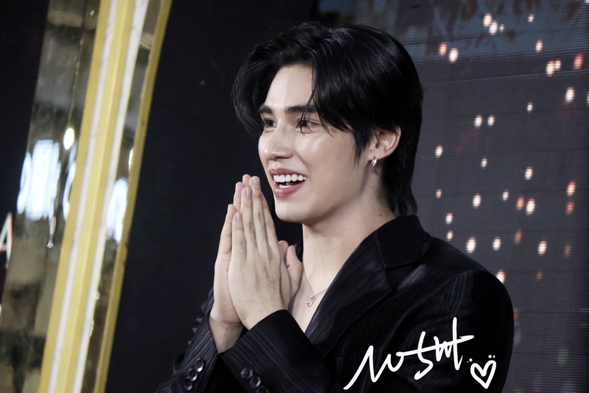 pploveff's tweet image. 1.3 really hansome。
@poompps1