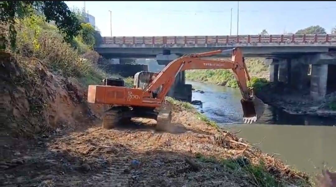 100 days Desilting work for Vishwamitri River project to begin after Uttarayan