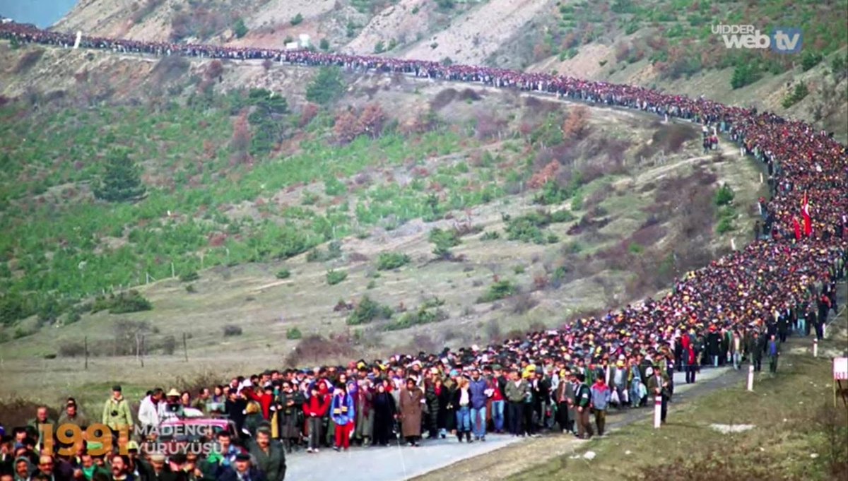 4-8 Ocak 1991'de Büyük Madenci Yürüyüşünü gerçekleştirerek işçi sınıfına adını altın harflerle yazan Genel Maden-İş Sendikası Genel Başkanı Şemsi DENİZER'i ve tüm Maden İşçilerini saygıyla anıyoruz.