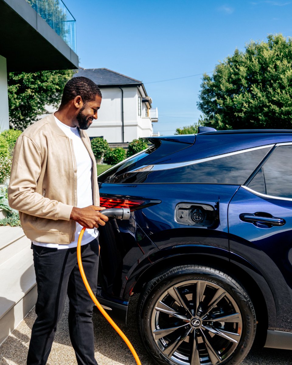 A ‘no compromise’ electrified SUV. Lexus RX 450h+.