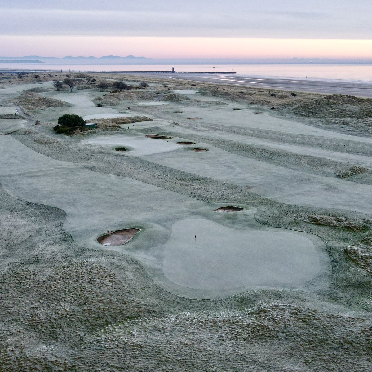A bit crispy out today.

Course currently closed with an inspection planned for later in the morning. Updates will be issued by email.

#frosty #golf