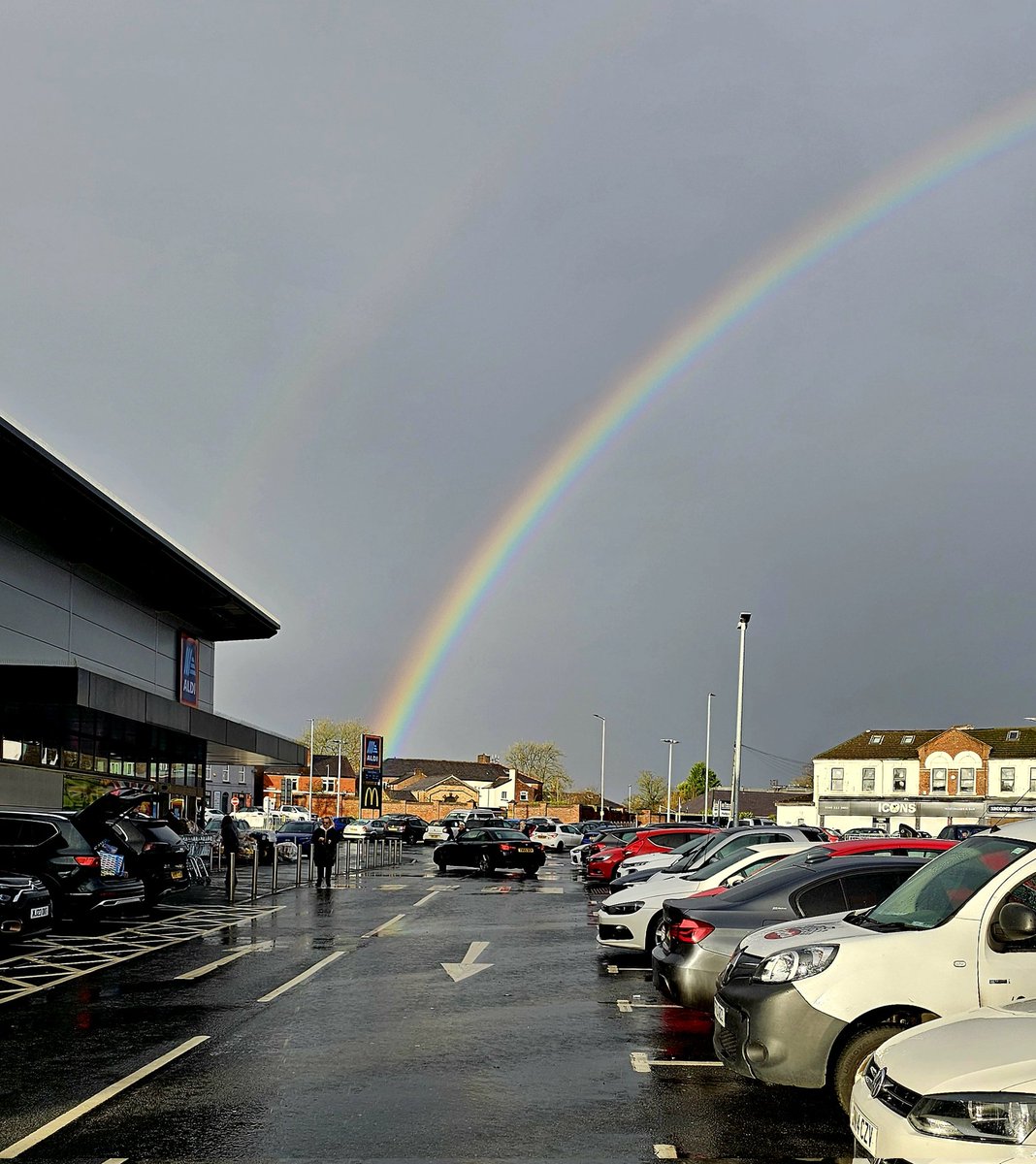 There's a pot of gold in the middle aisle <a href="/AldiUK/">Aldi Stores UK</a>