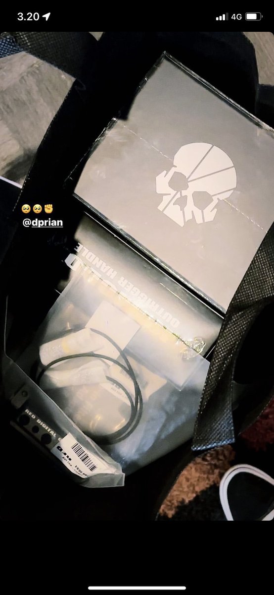oh to have a boss like dpr ian, cherished, appreciated and spoiled 🥺👍🏻