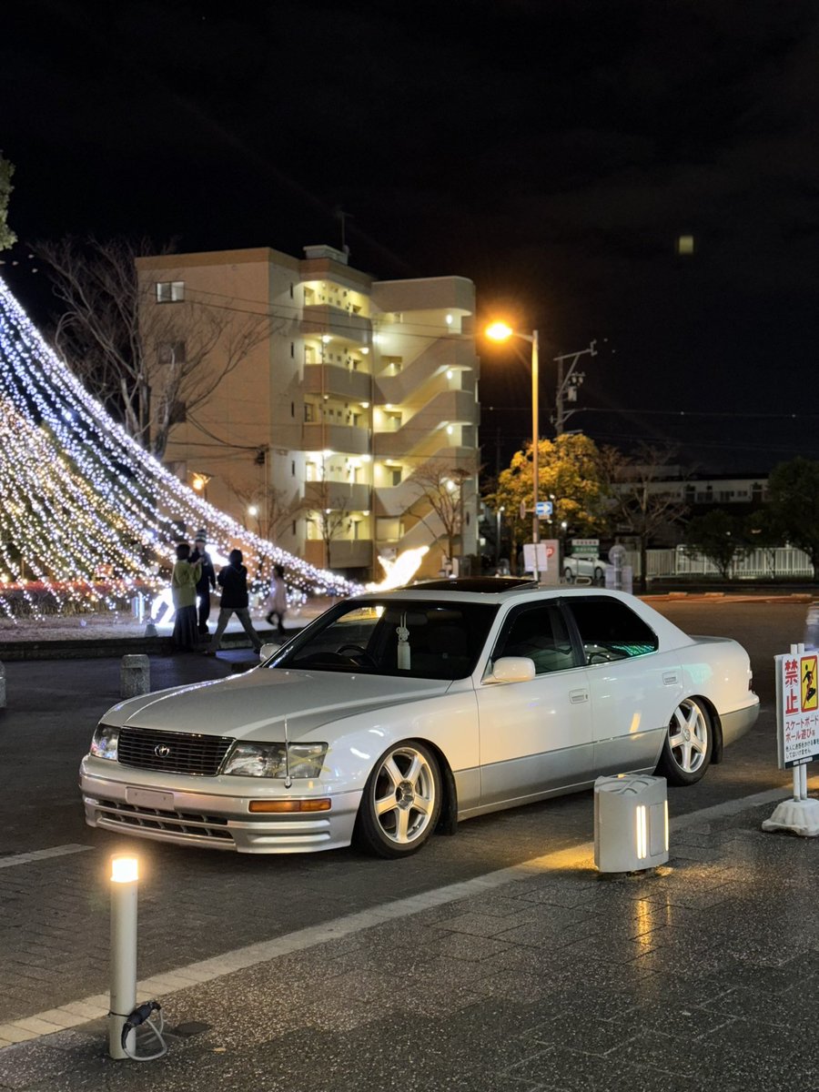 jzs_131's tweet image. 売ります 20セルシオ前期 c仕様
サスコン 13万キロ
サーモス オルタ新品 ヒーターコア直結
70万くらい？ 走る曲がる止まる問題ないです🙆‍♀️
1時抹消済

 #20セルシオ #20セルシオ前期 #ucf20 #ucf21 #セルシオ